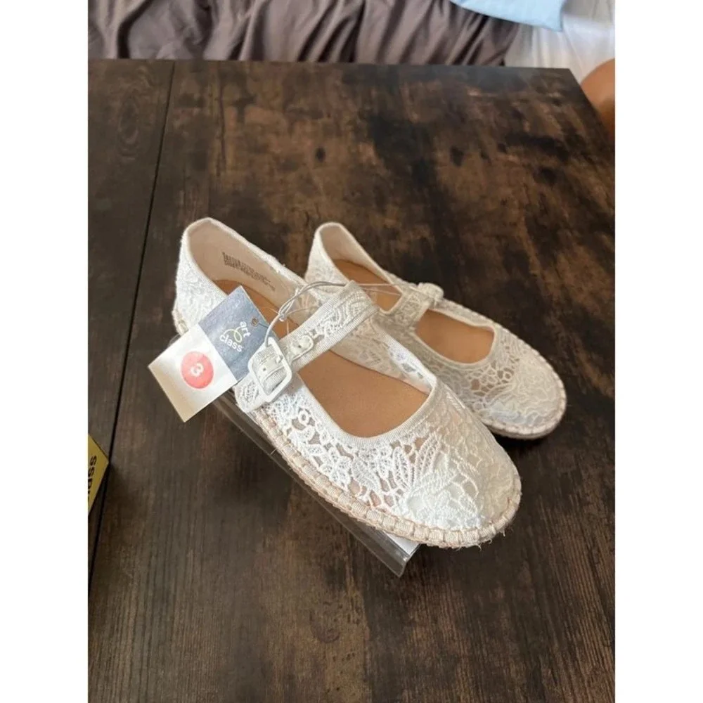 Girls' Madeline Flats by art class White Size 3‎ New With Tags